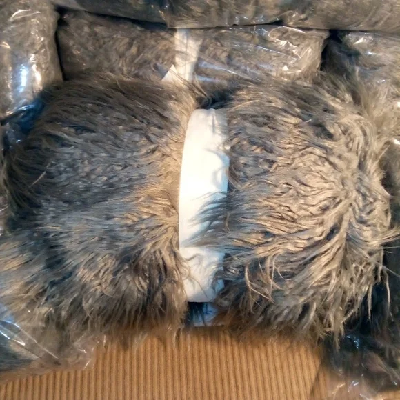 Project 62 Gray Faux Fur Throw Blanket - Picture 6 of 8
